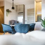 Central Penthouse - 5 Min Beach & Pool - Wifi - Ac