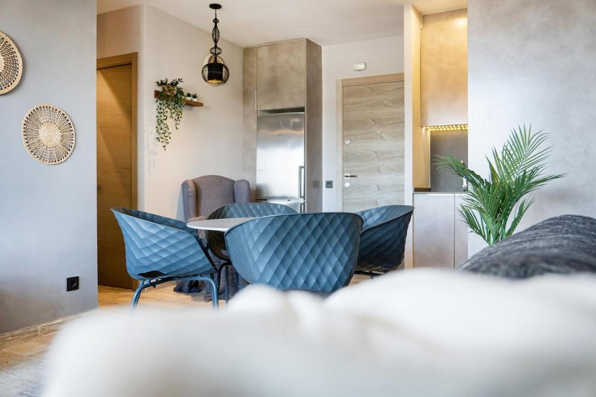Apartment Penthouse - 5 Min & Pool - Wifi - Ac