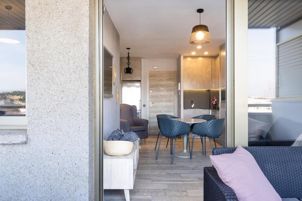 Penthouse - 5 Min & Pool - Wifi - Ac Apartment