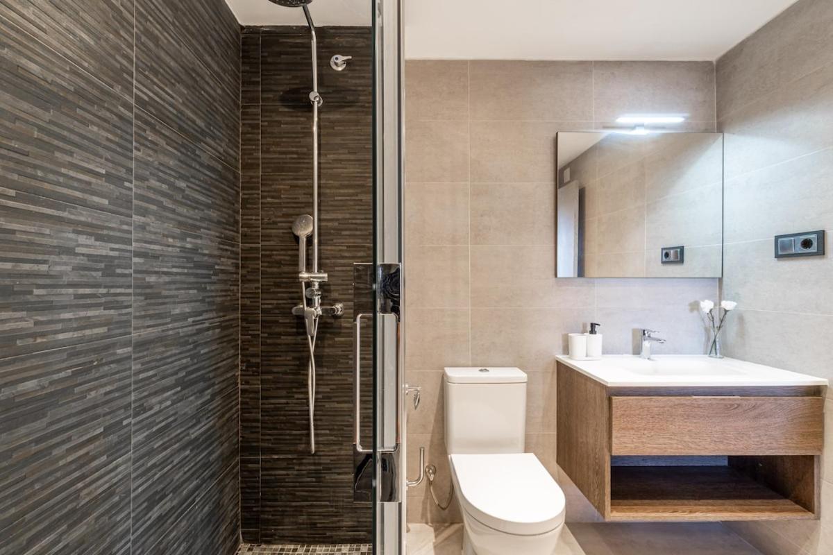 Penthouse - 5 Min & Pool - Wifi - Ac Apartment *